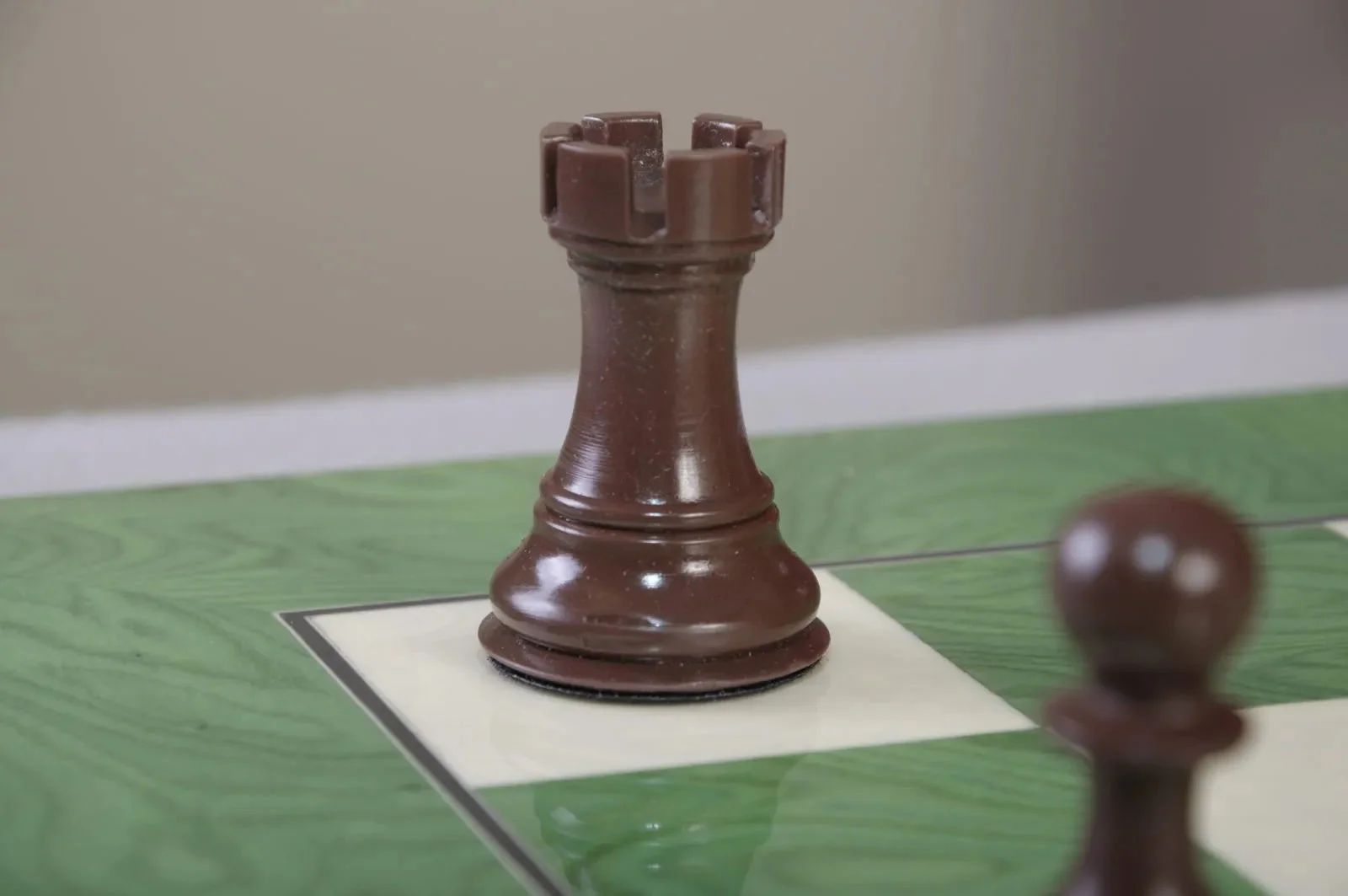 Staunton Themed Chess Pieces - Brown & Natural - Image 8