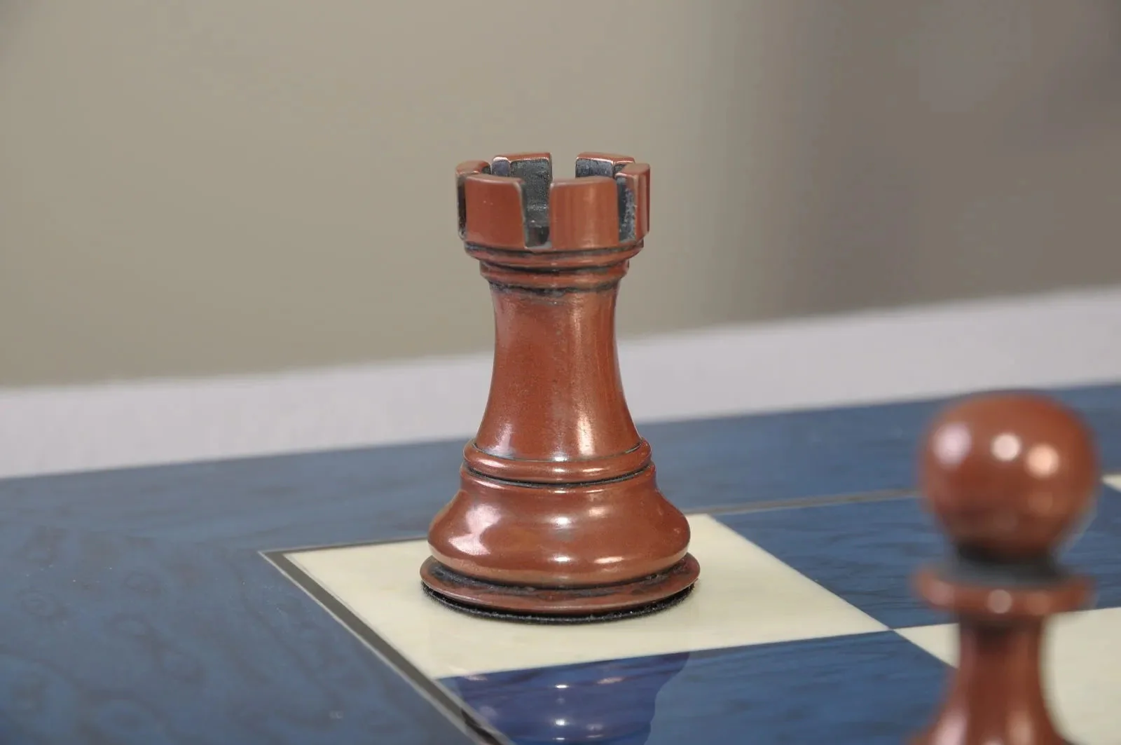 Staunton Themed Chess Pieces - Metal - Image 8