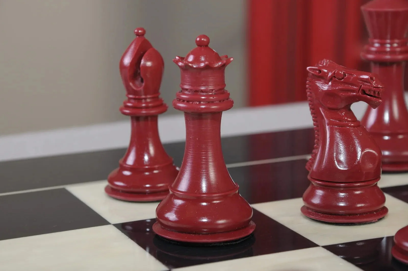 Staunton Themed Chess Pieces - Red & Natural - Image 10