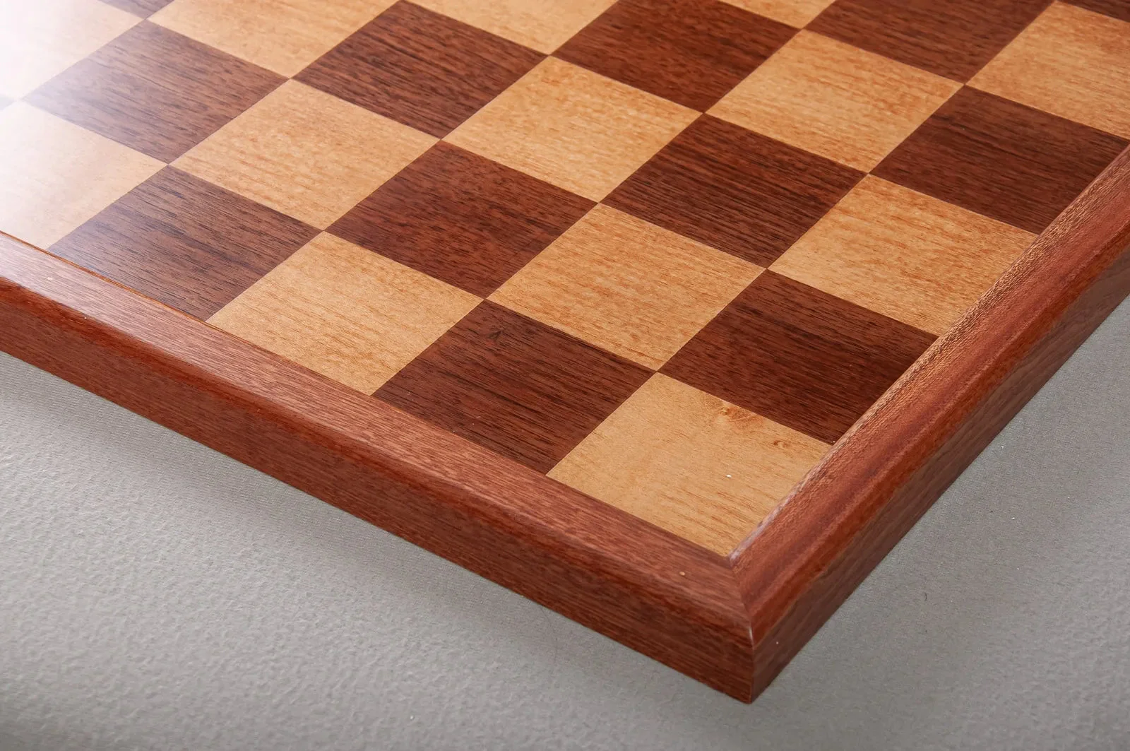 Superior Traditional Wood Chess Board - Noce Canaletto / Maple / Mahogany - 2.5" Squares - Image 3