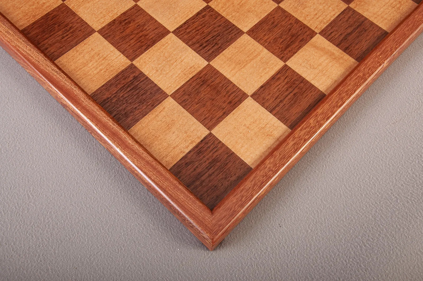 Superior Traditional Wood Chess Board - Noce Canaletto / Maple / Mahogany - 2.5" Squares - Image 4