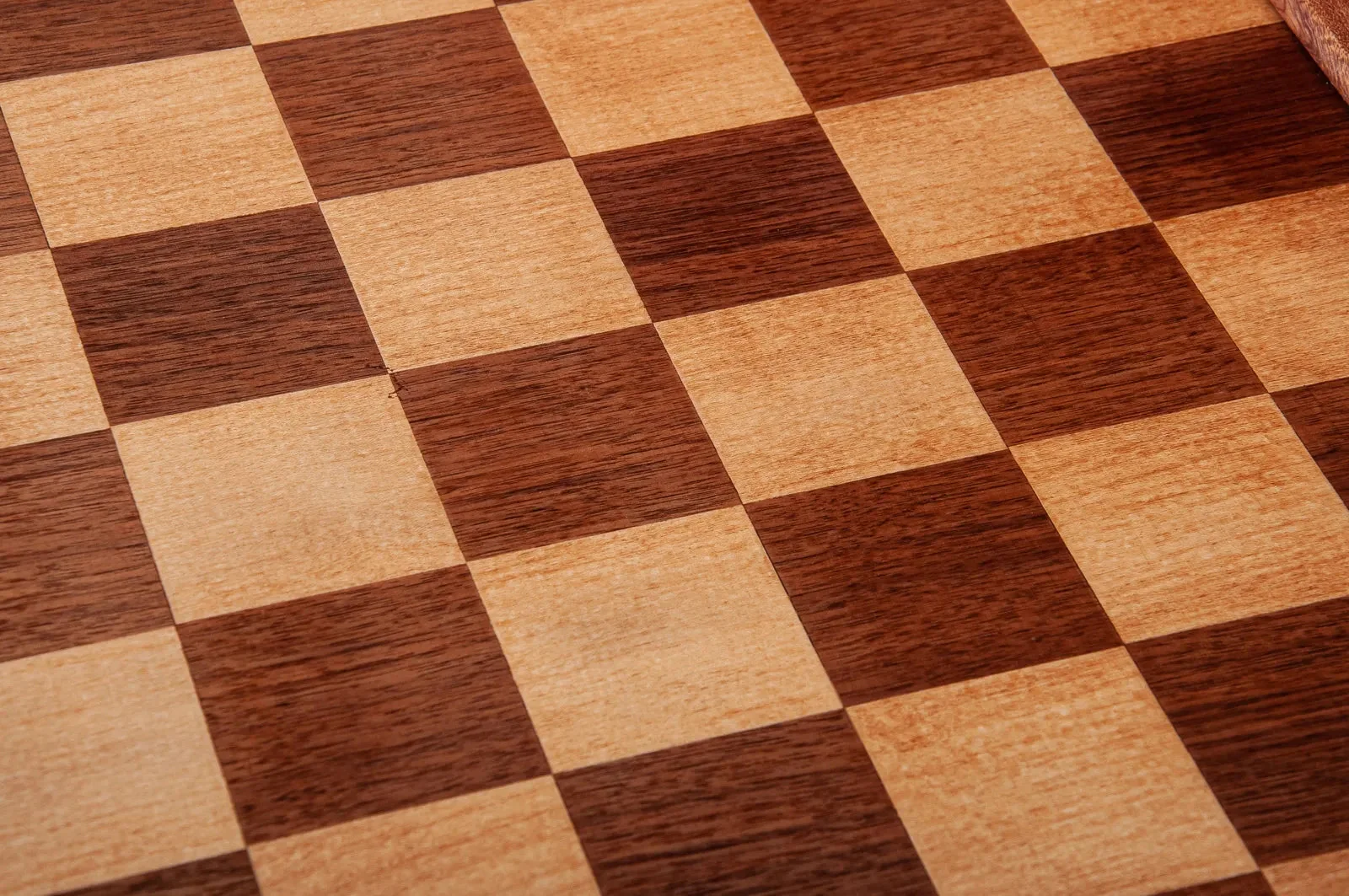 Superior Traditional Wood Chess Board - Noce Canaletto / Maple / Mahogany - 2.5" Squares - Image 5