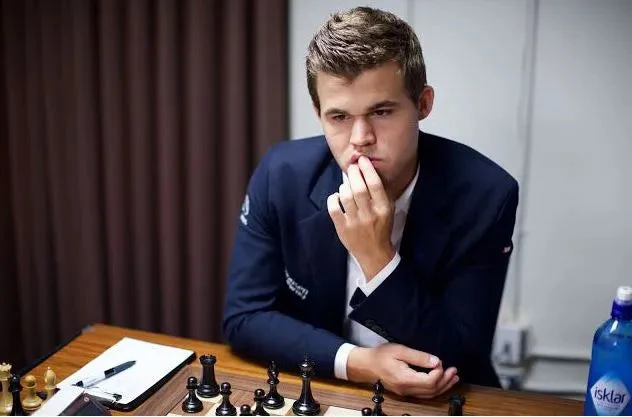 The 2015 Sinquefield Cup Commemorative Edition Series Chess Pieces - 3.8" King - Image 20