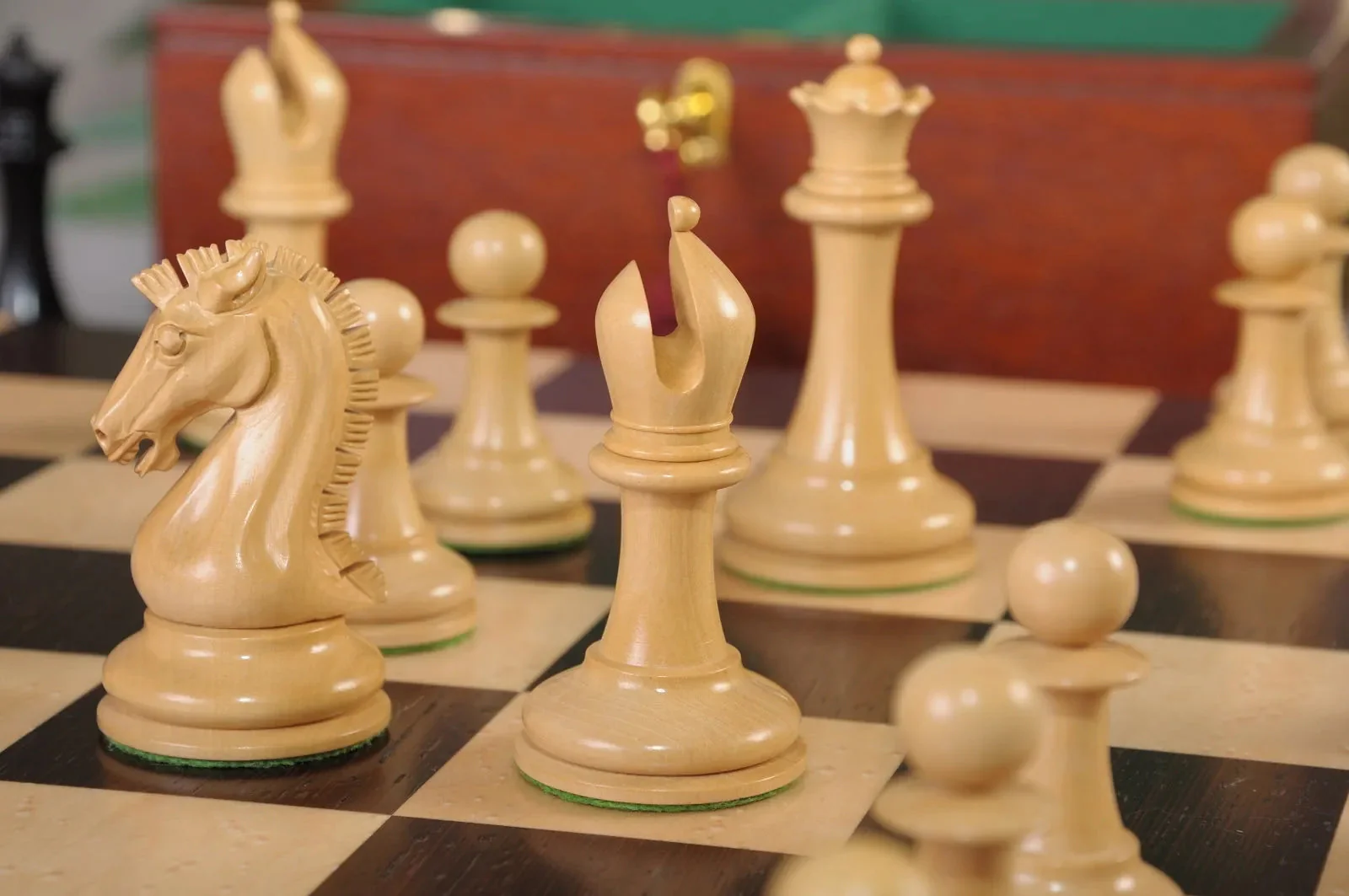 The 2020 Cairns Cup Commemorative Series Chess Pieces - Image 5