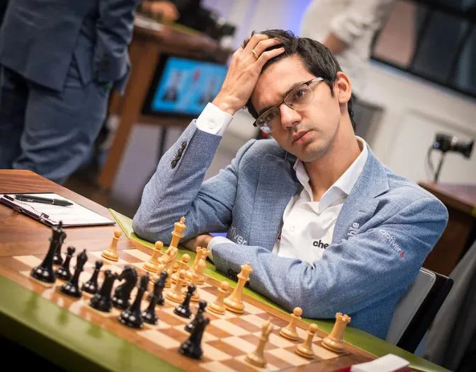 The 2024 Sinquefield Cup Official Series Chess Pieces - DGT-Enabled - Image 25