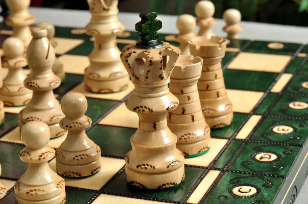 The Green Ambassador Chess Set - Image 5