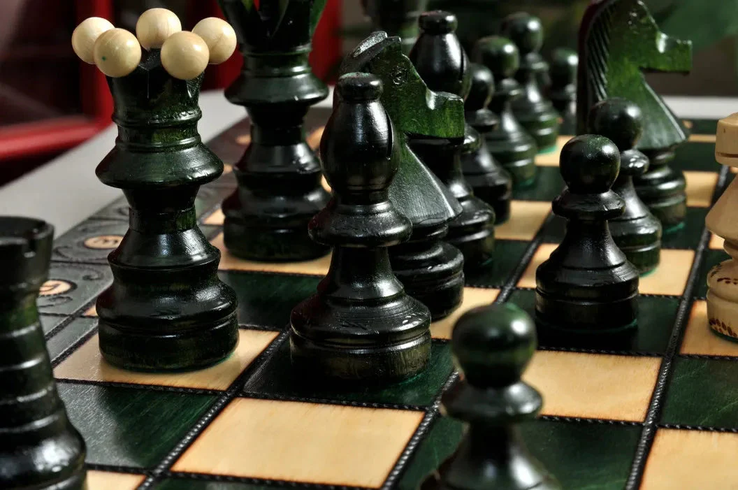 The Green Ambassador Chess Set - Image 8