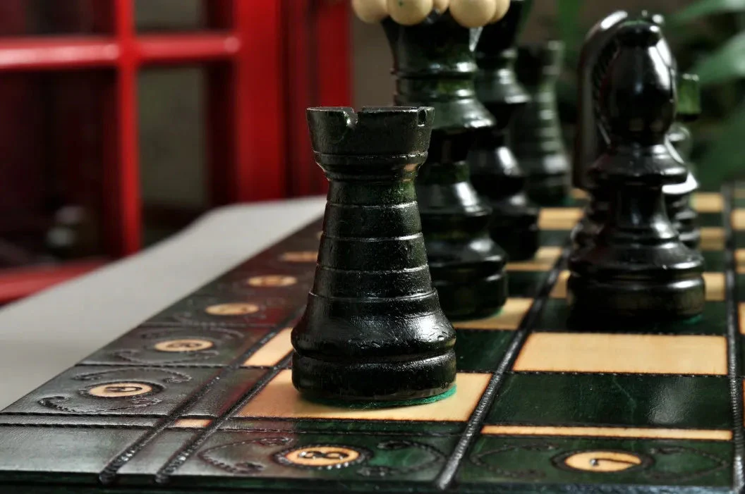 The Green Ambassador Chess Set - Image 9