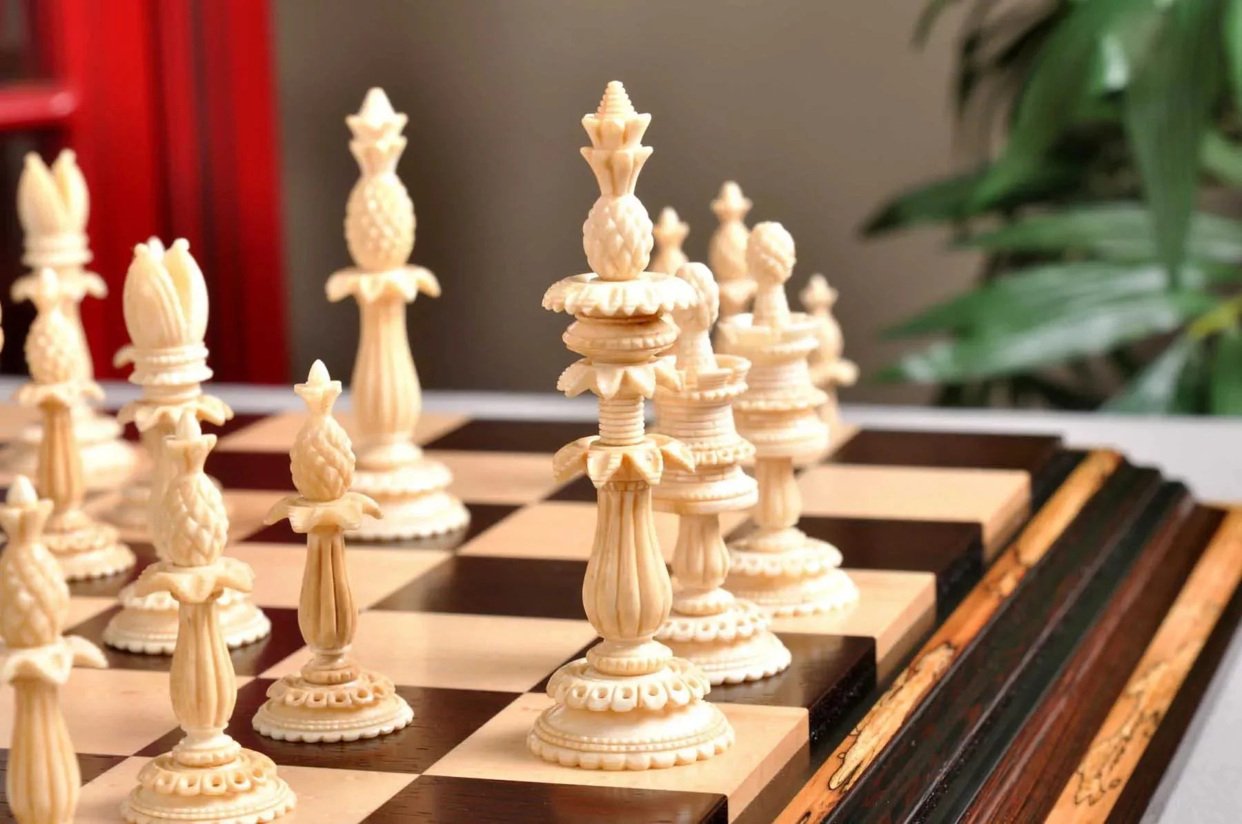 The Lund Anglo-Indian Reproduction Luxury Bone Chess Pieces - 4.75" King - Image 2