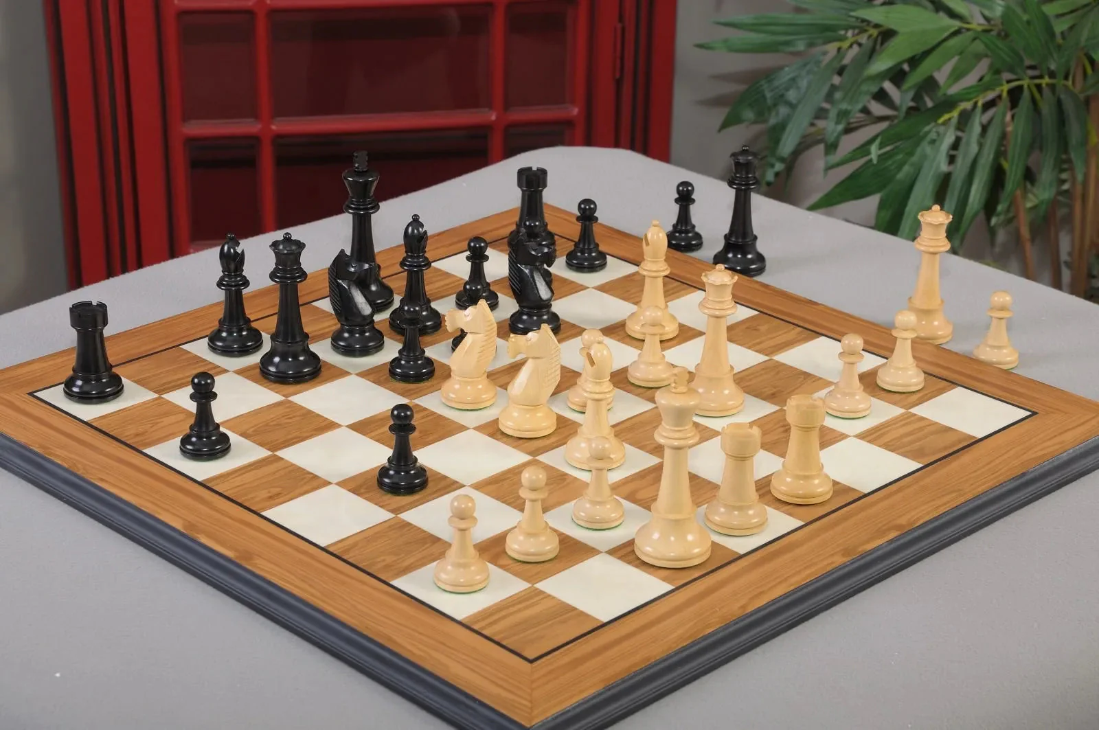 The Bayerswald Series Chess Pieces -  4.4" King - Image 4