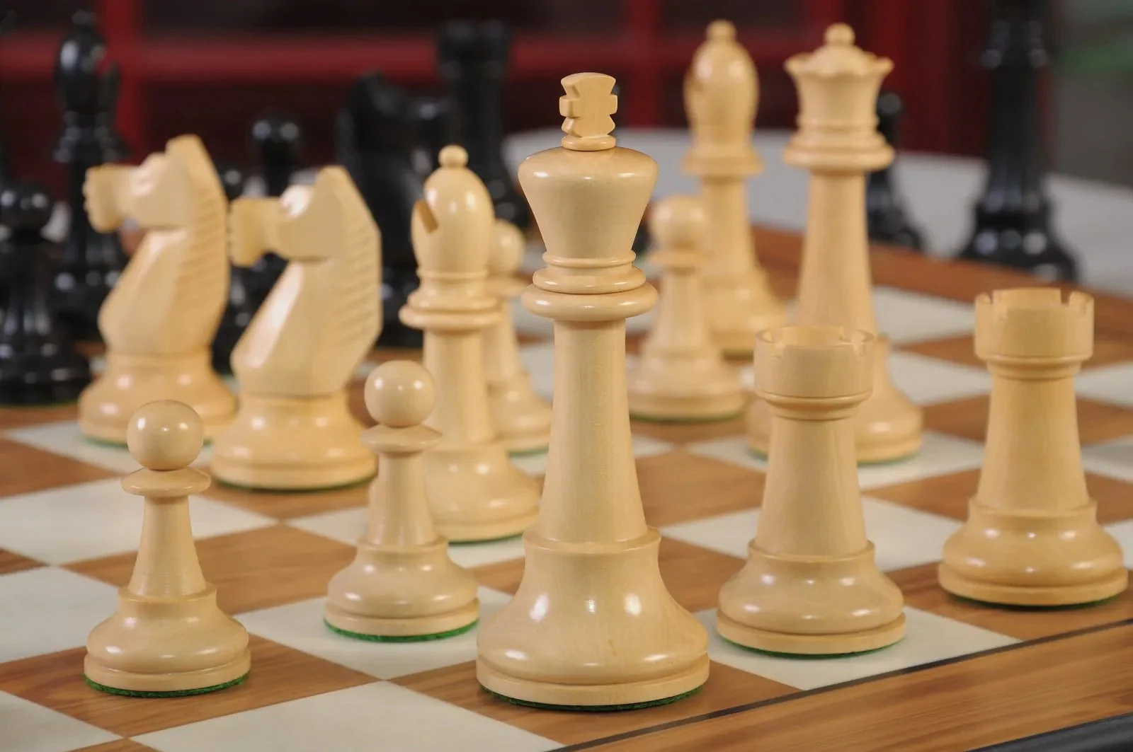 The Bayerswald Series Chess Pieces -  4.4" King - Image 6