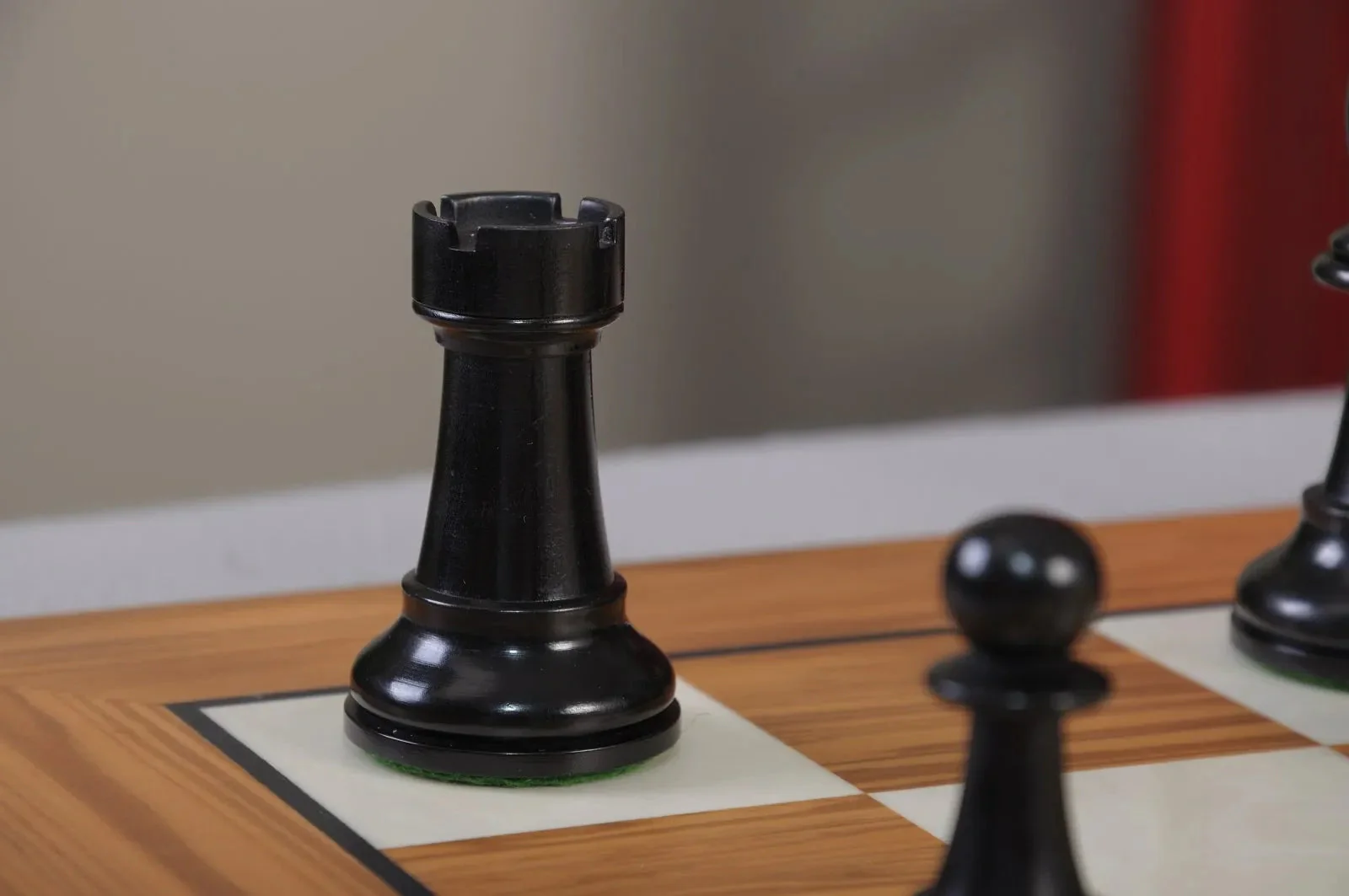 The Bayerswald Series Chess Pieces -  4.4" King - Image 9