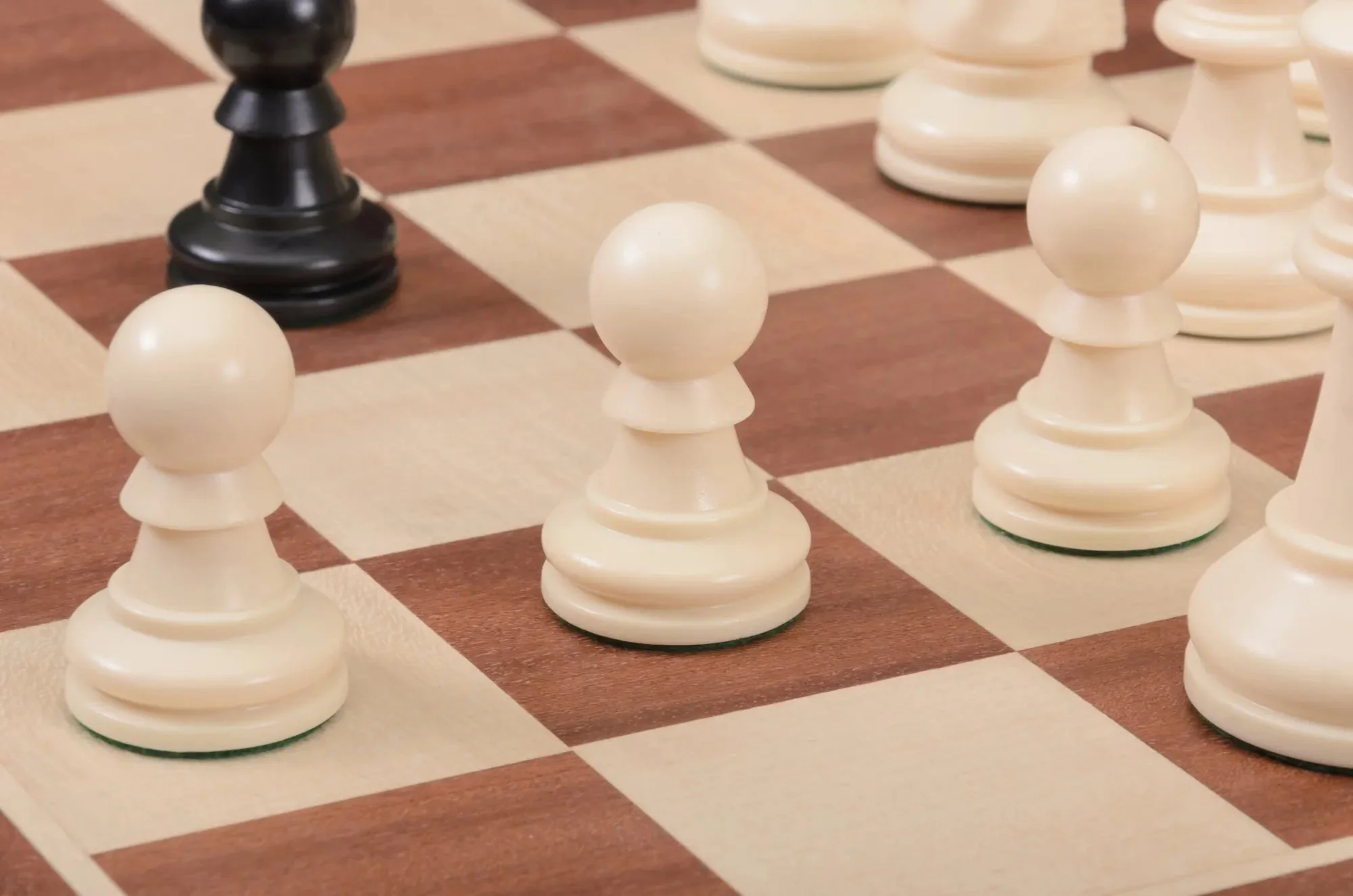 The Bobby Fischer Ultimate Tournament Series Plastic Chess Pieces - 3.75" King - Image 10