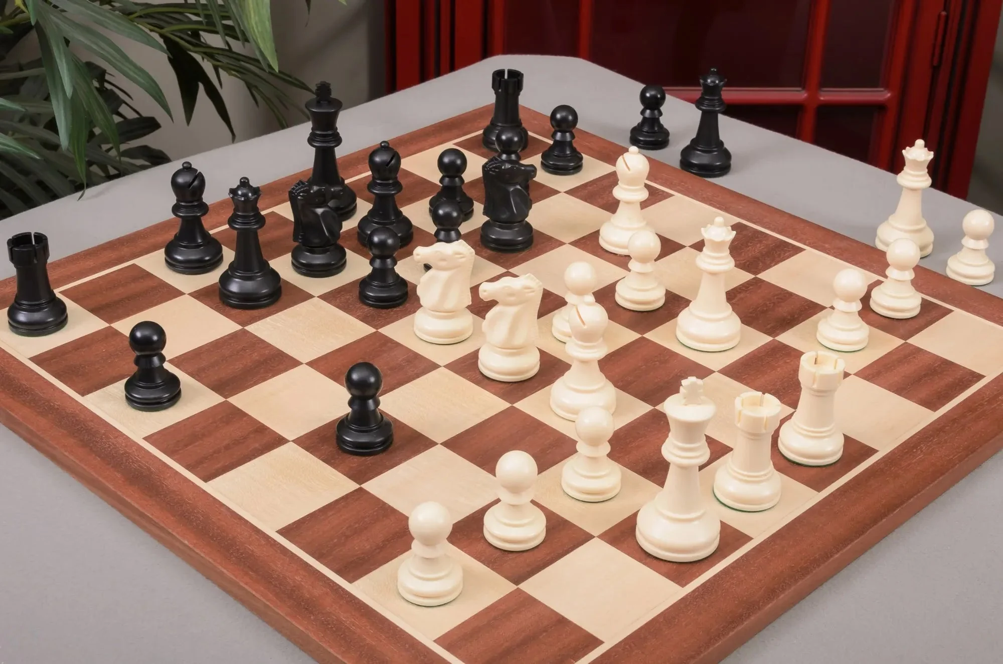 The Bobby Fischer Ultimate Tournament Series Plastic Chess Pieces - 3.75" King - Image 4