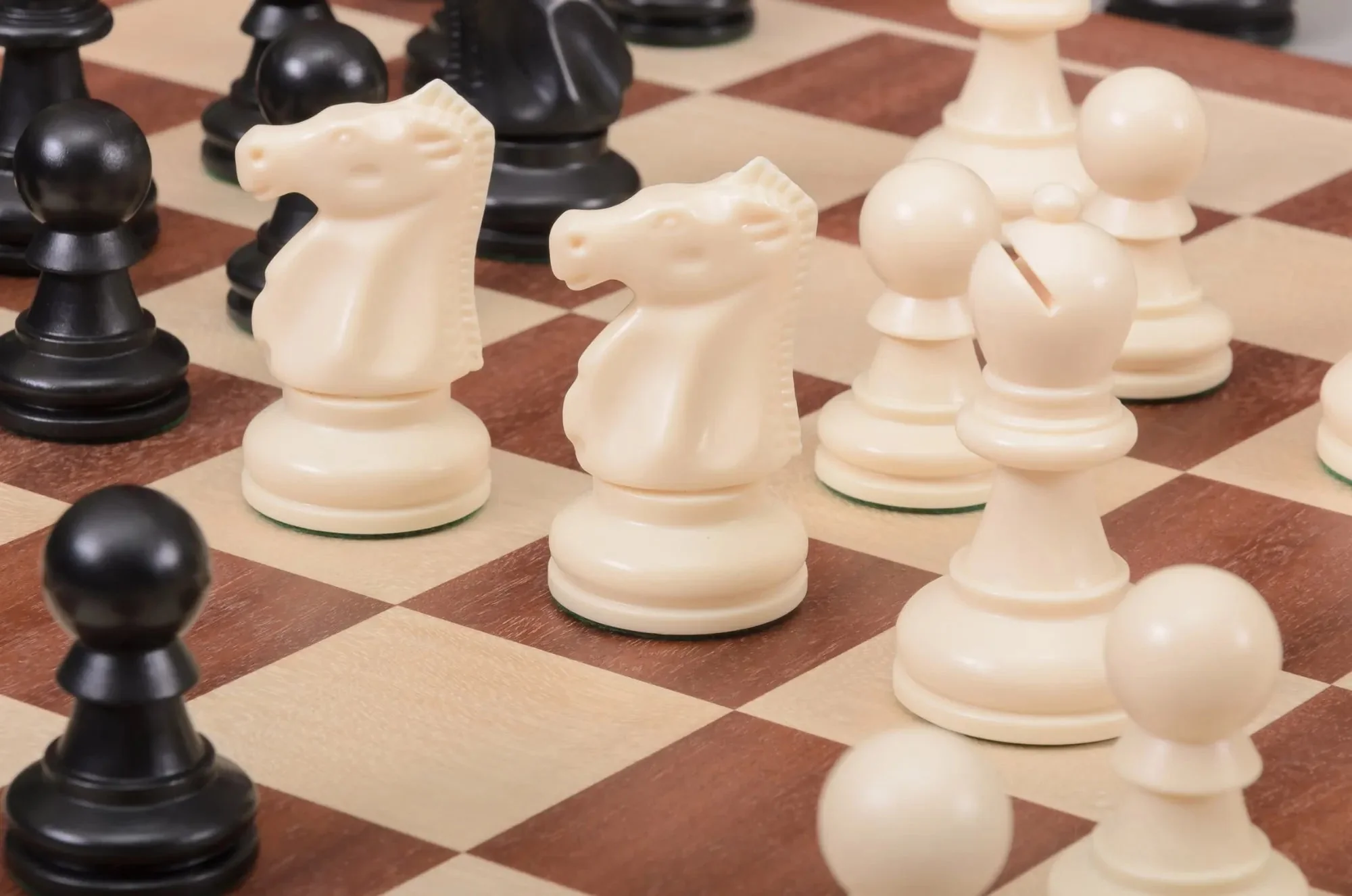 The Bobby Fischer Ultimate Tournament Series Plastic Chess Pieces - 3.75" King - Image 8