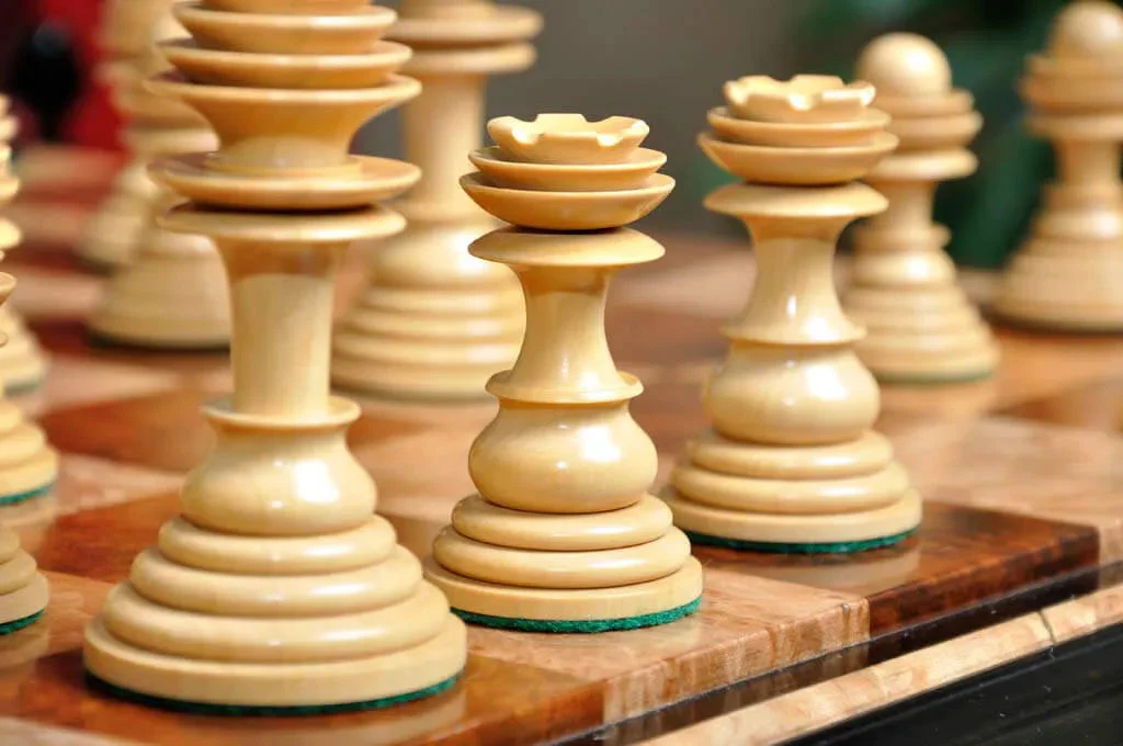 The Bristol Series Timeless Chess Pieces - 4.5" King - Image 11