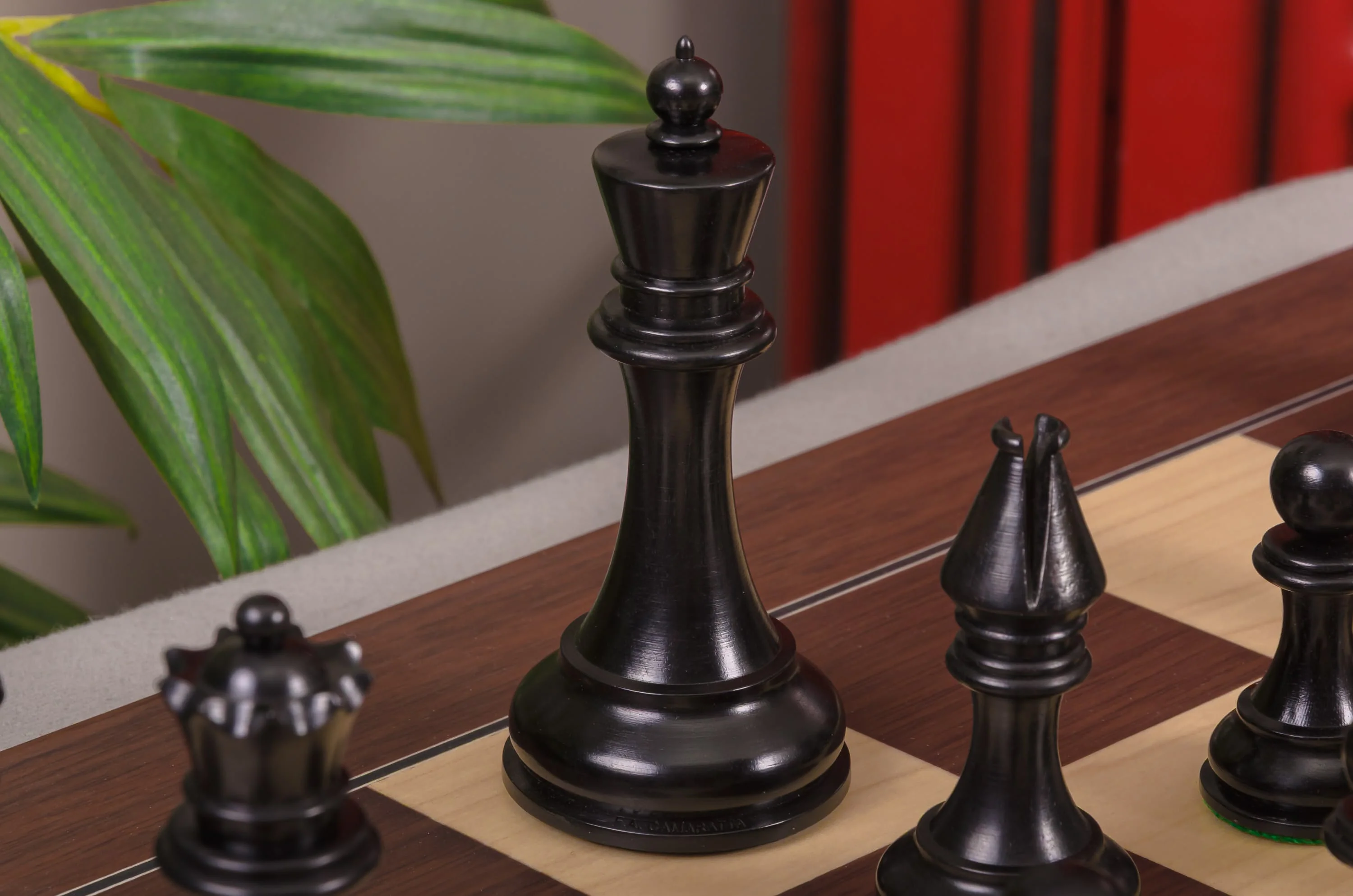 The British Chess Company Imperial Luxury Chess Pieces - 4.4" King - From the Camaratta Collection - Image 10