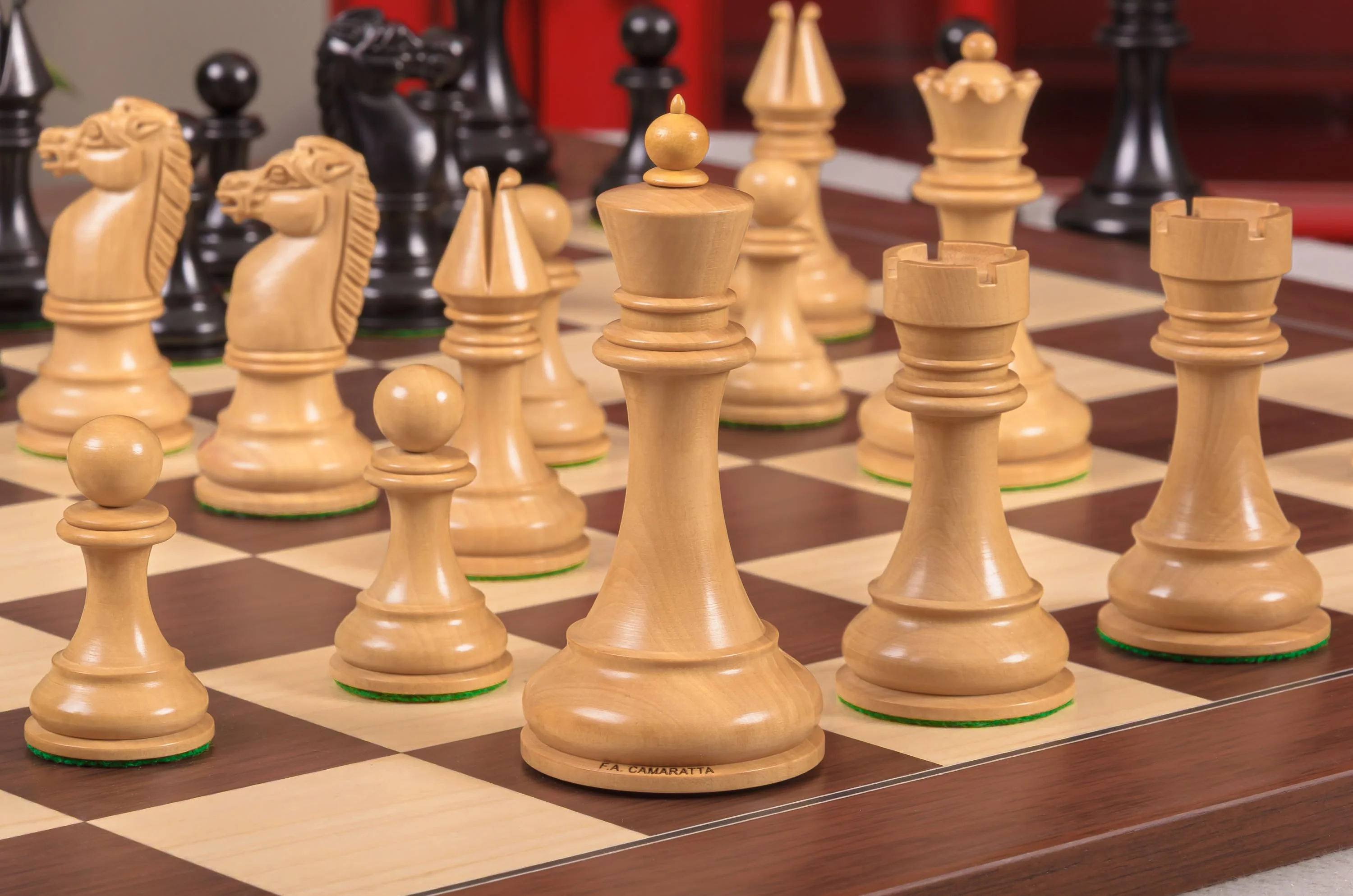The British Chess Company Imperial Luxury Chess Pieces - 4.4" King - From the Camaratta Collection - Image 4