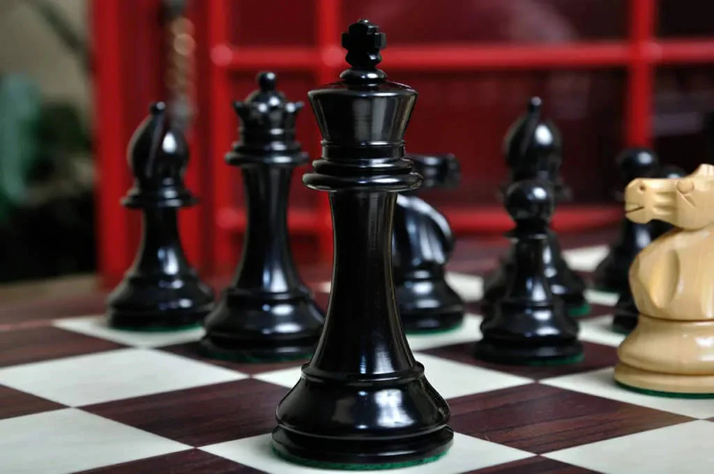 The British Chess Company - Staunton Popular Series Chess Pieces - 4.0" King - Image 4