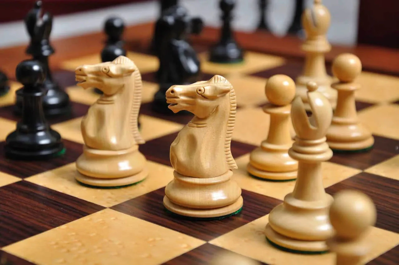 The Broadbent Series Chess Pieces - 3.0" King - Image 3