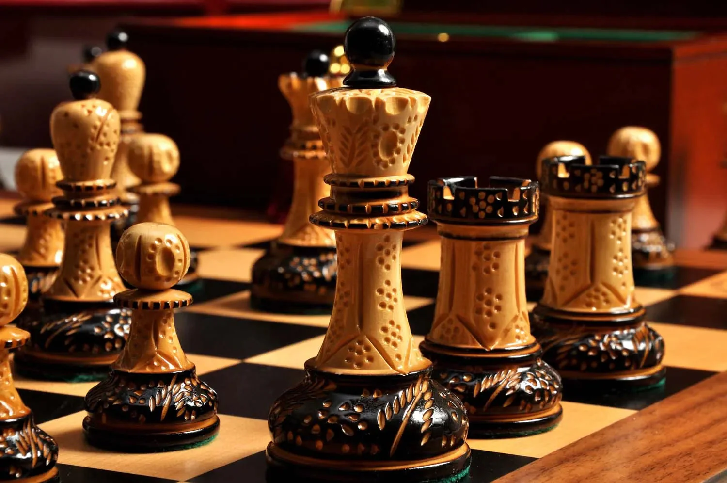 The Burnt Dubrovnik Series Chess Set, Box, & Board Combination - Image 4
