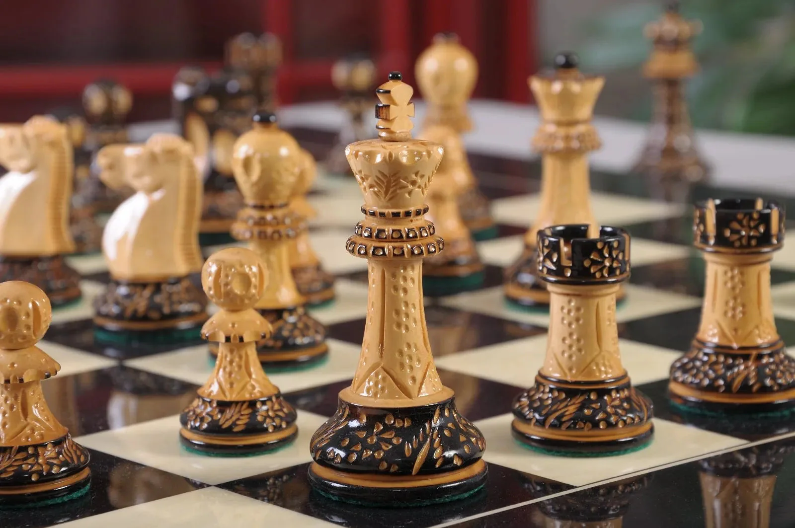 The Burnt Golden Rosewood Reykjavik II Series Chess Pieces - 3.75" King - Image 11