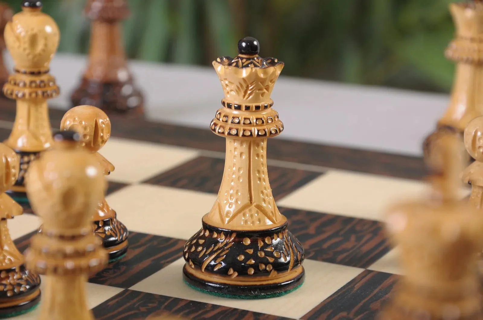 The Burnt Reykjavik II Series Chess Pieces - 3.75" King - Image 3