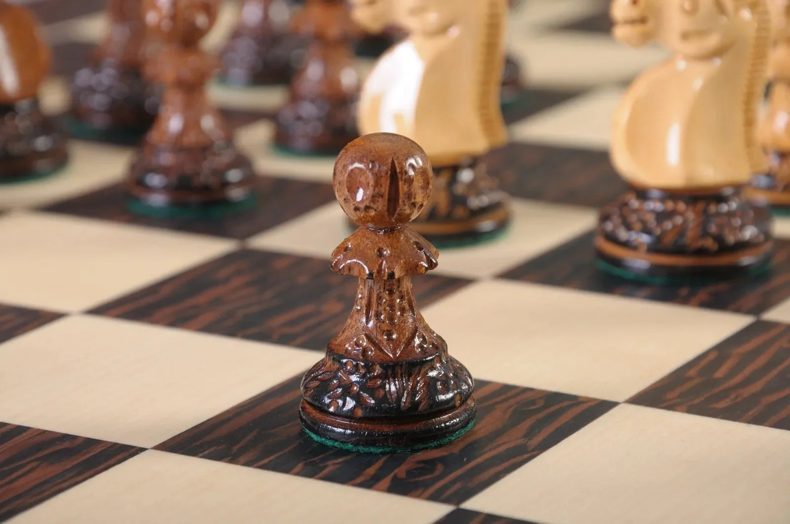 The Burnt Reykjavik II Series Chess Pieces - 3.75" King - Image 6