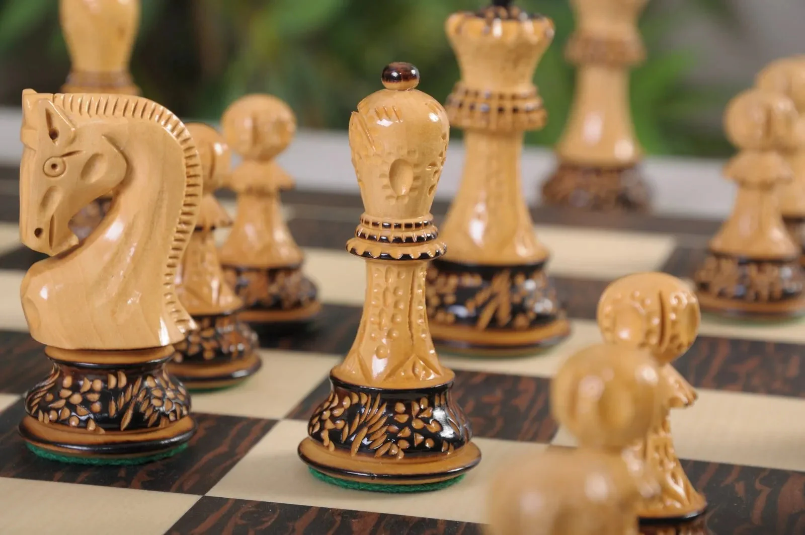 The Burnt Zagreb '59 Series Chess Pieces - 3.875" King - Image 4