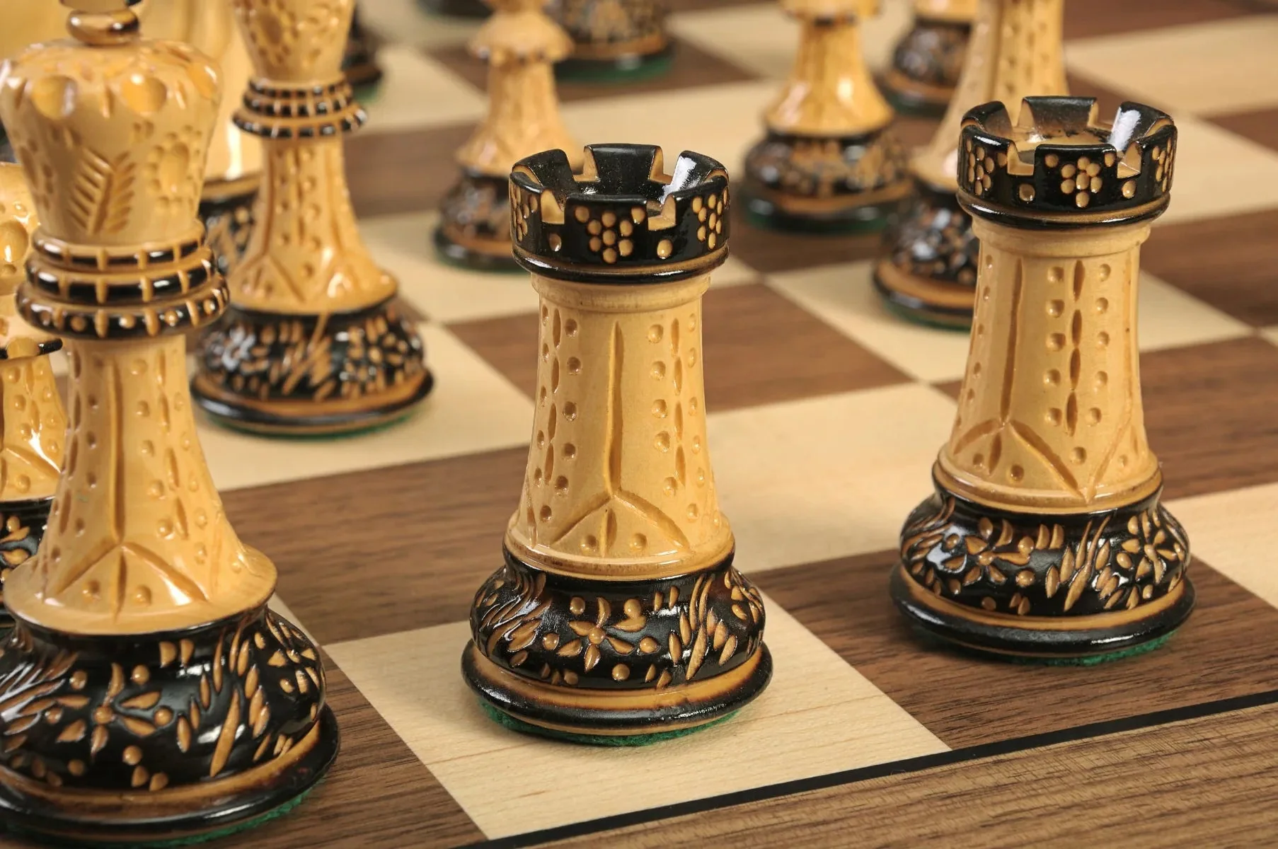 The Burnt Zagreb '59 Series Chess Set, Box, & Board Combination - Image 6