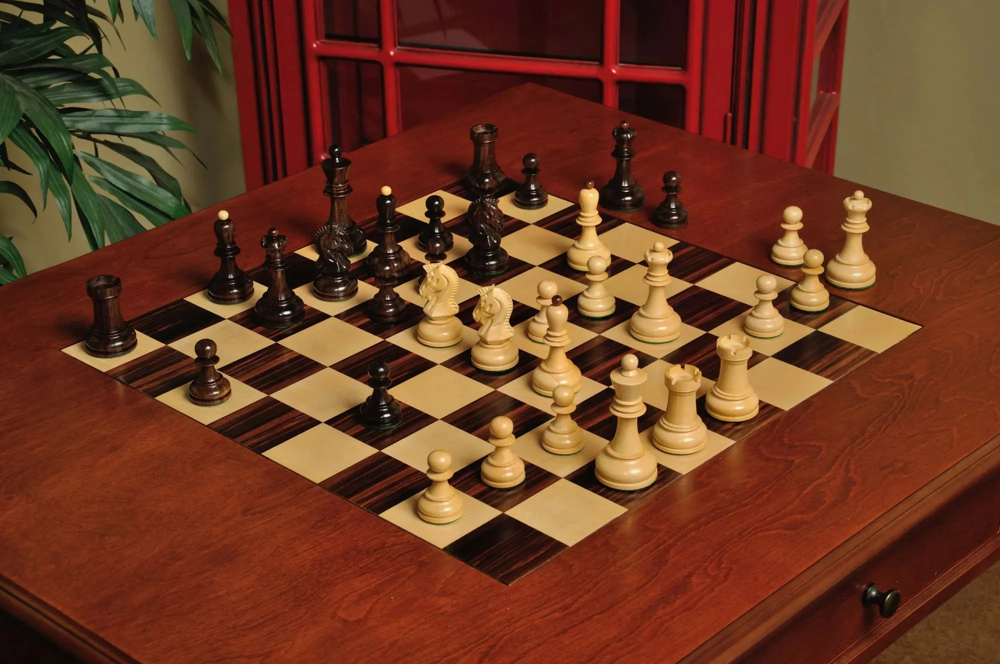 The Camaratta Signature Master Chess Table - Image 9