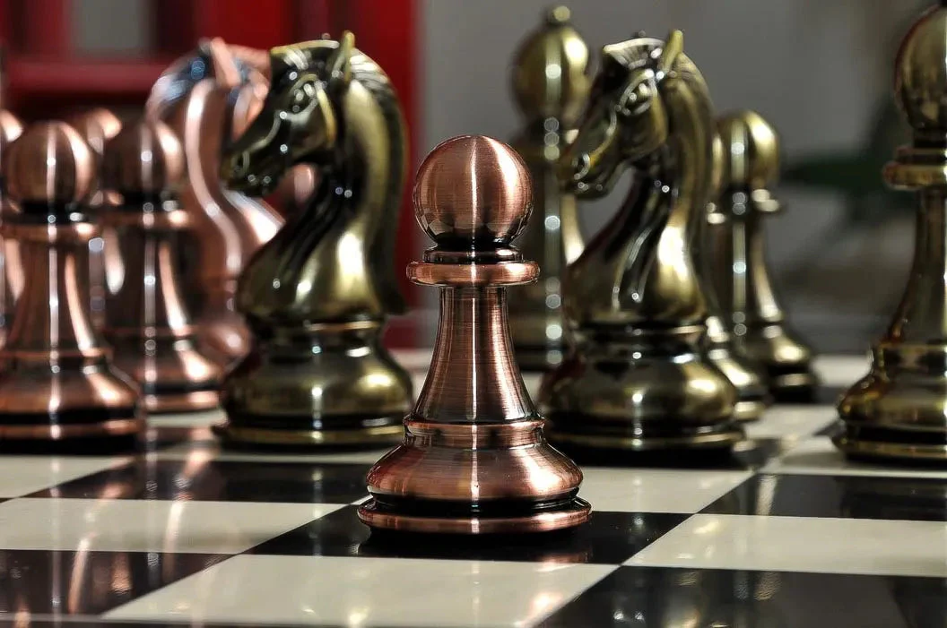 The Candidates Series Chess Pieces - 4.25" King - Metallic - Image 11