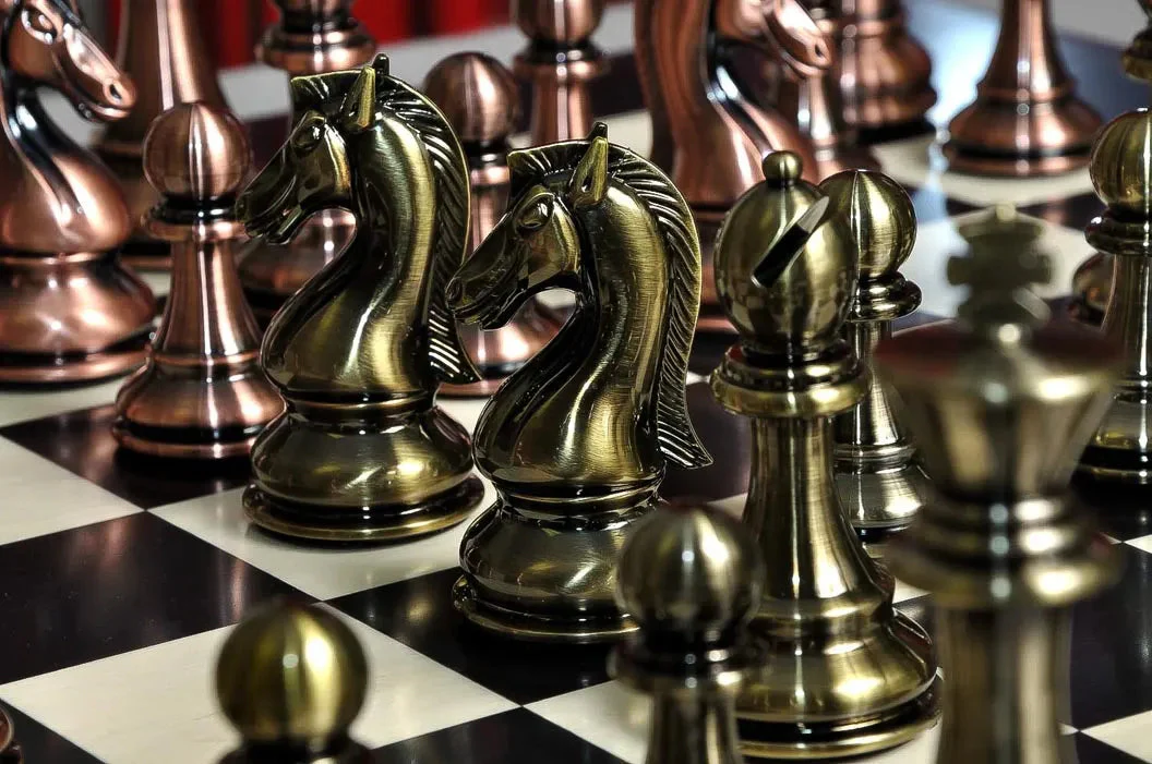 The Candidates Series Chess Pieces - 4.25" King - Metallic - Image 3