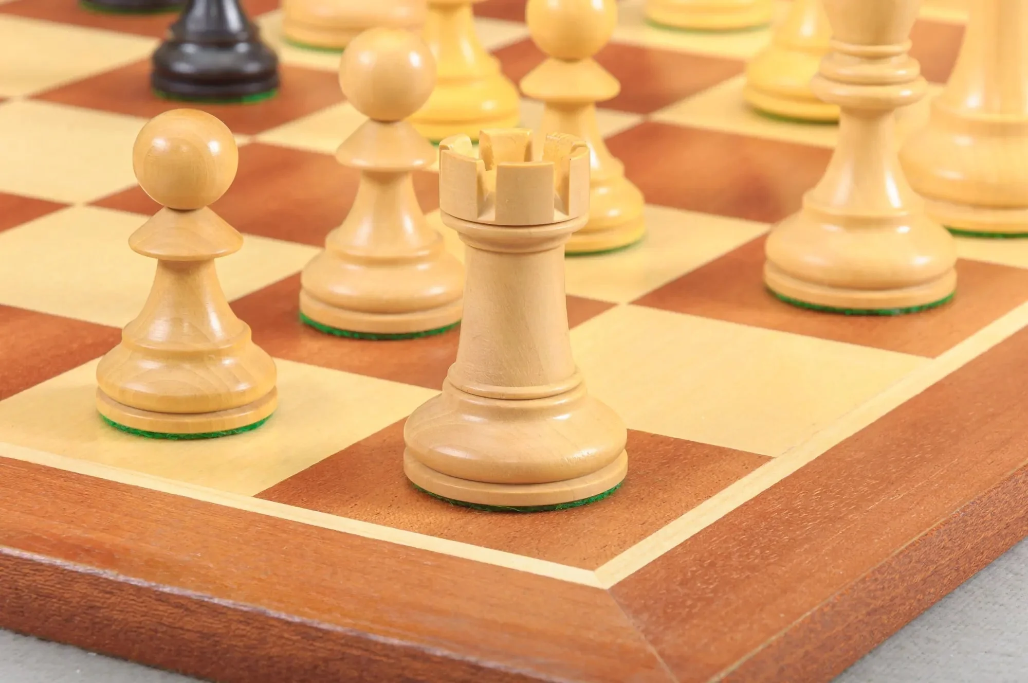 The Capablanca Chess Edition - Reykjavik II Series Chess Pieces - 3.75" King - Image 15