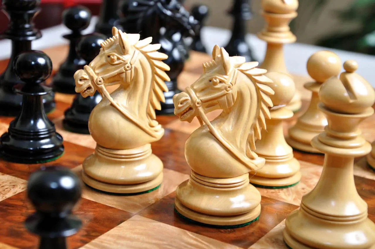 The Chesterfield Series Luxury Chess Pieces - 4.4" King - Image 12