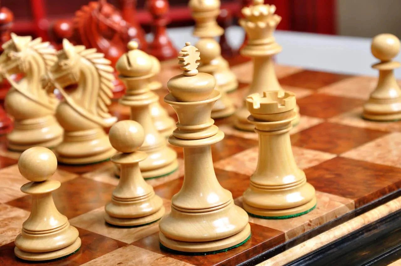 The Chesterfield Series Luxury Chess Pieces - 4.4" King - Image 22