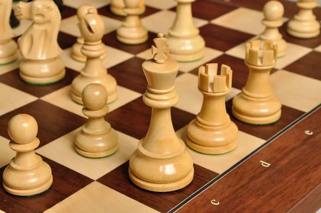 DGT Projects - Bluetooth Rosewood Board with Classic Chess Pieces - Image 6