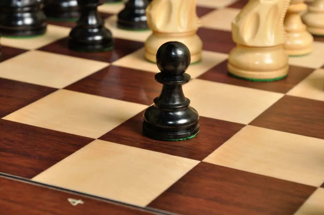 DGT Projects - Bluetooth Rosewood Board with Classic Chess Pieces - Image 8