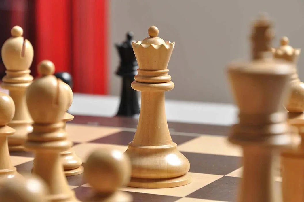 DGT Projects - USB Wenge Board with Reykjavik Chess Pieces - Image 2
