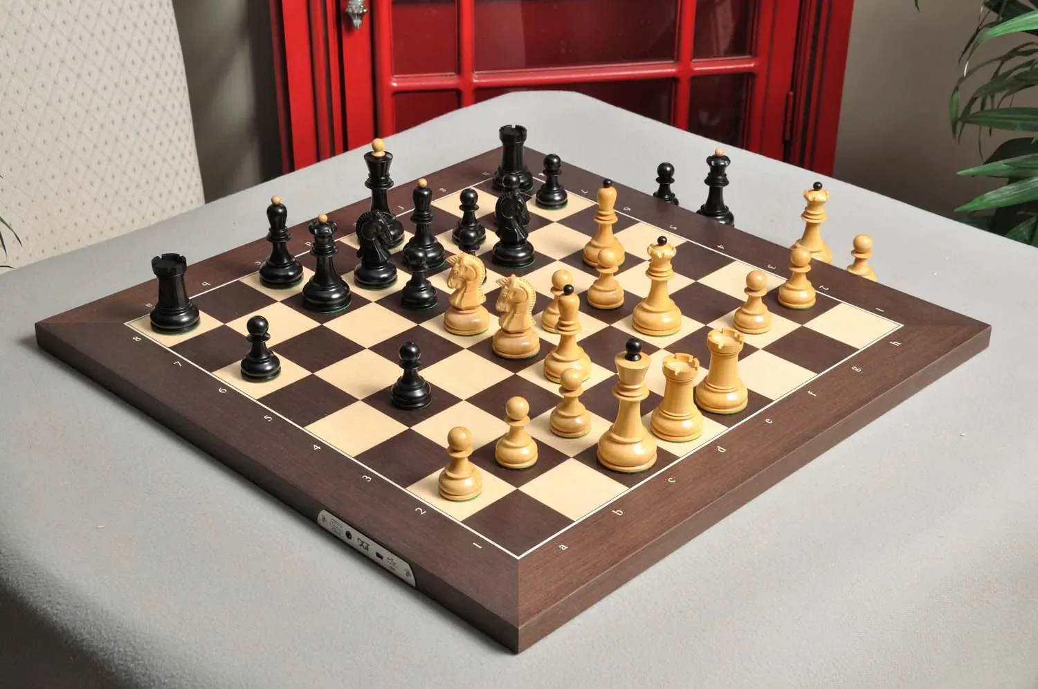 DGT Projects - USB Wenge Board with Dubrovnik Chess Pieces