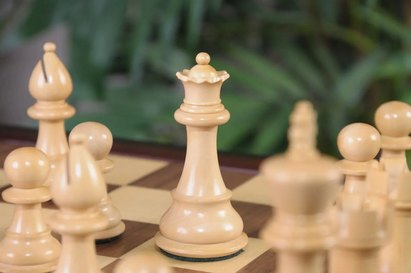 The Classic Series Chess Pieces - 3.5" King - Image 12