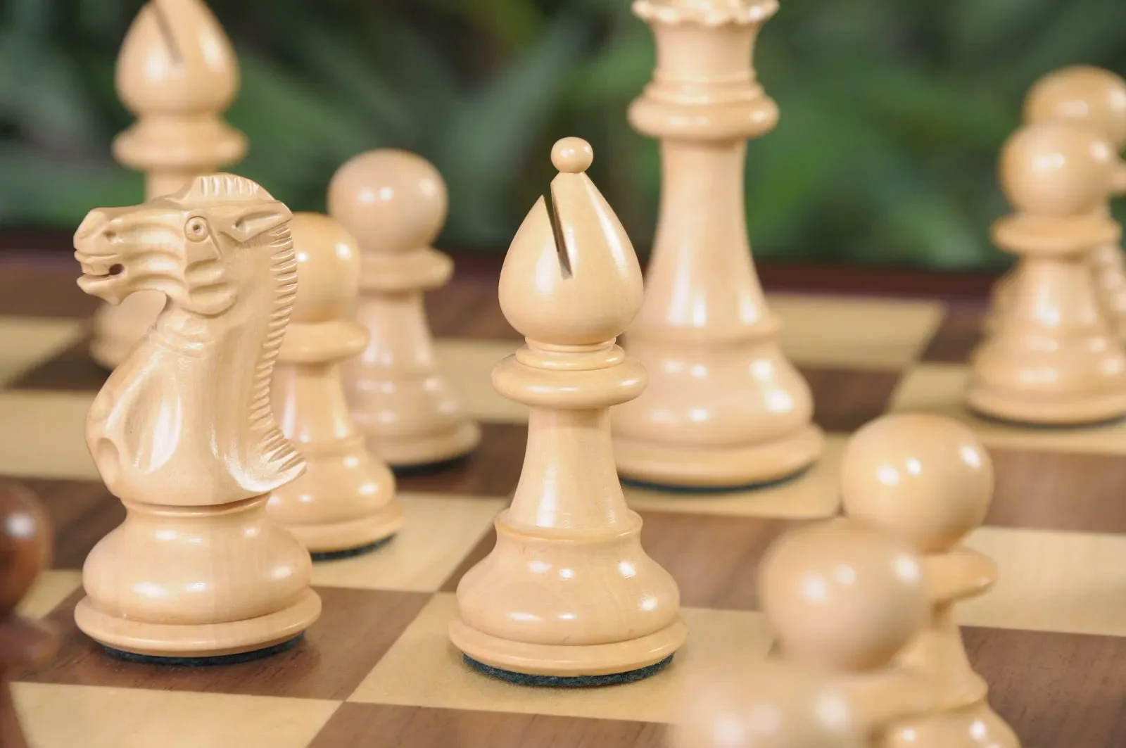 The Classic Series Chess Pieces - 3.5" King - Image 14