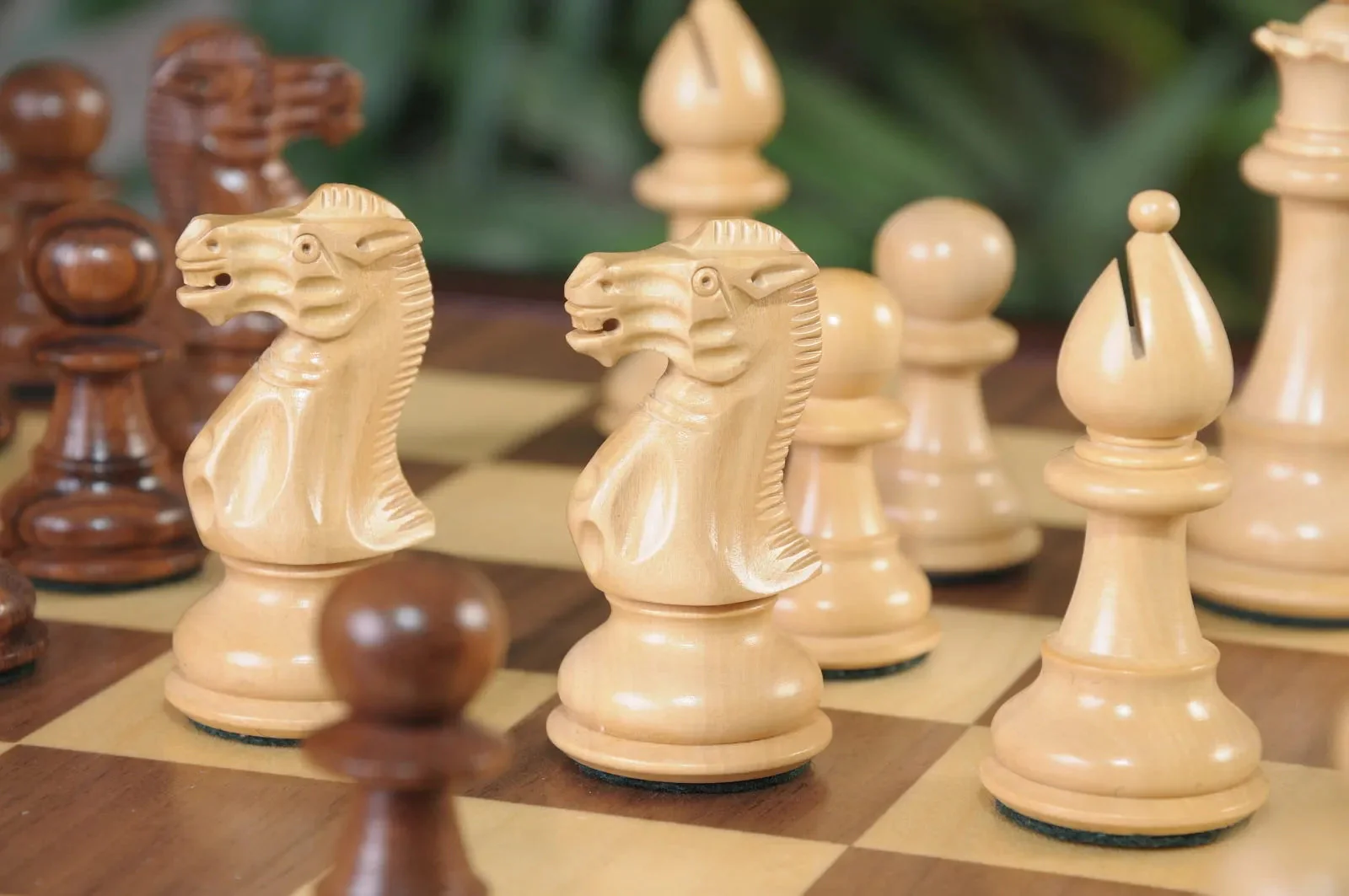 The Classic Series Chess Pieces - 3.5" King - Image 16