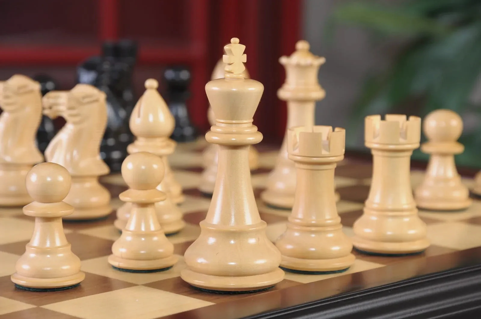 The Classic Series Chess Pieces - 3.5" King - Image 2