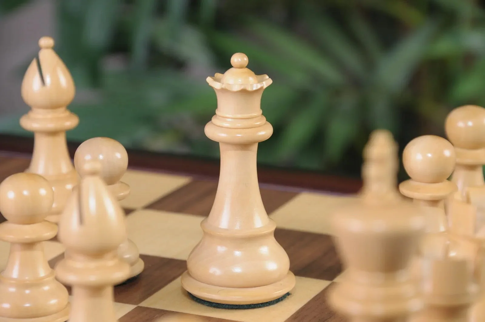 The Classic Series Chess Pieces - 3.5" King - Image 21