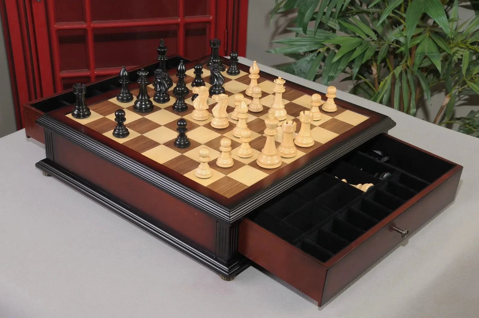 The Classic Series Chess Pieces - 3.5" King - Image 3