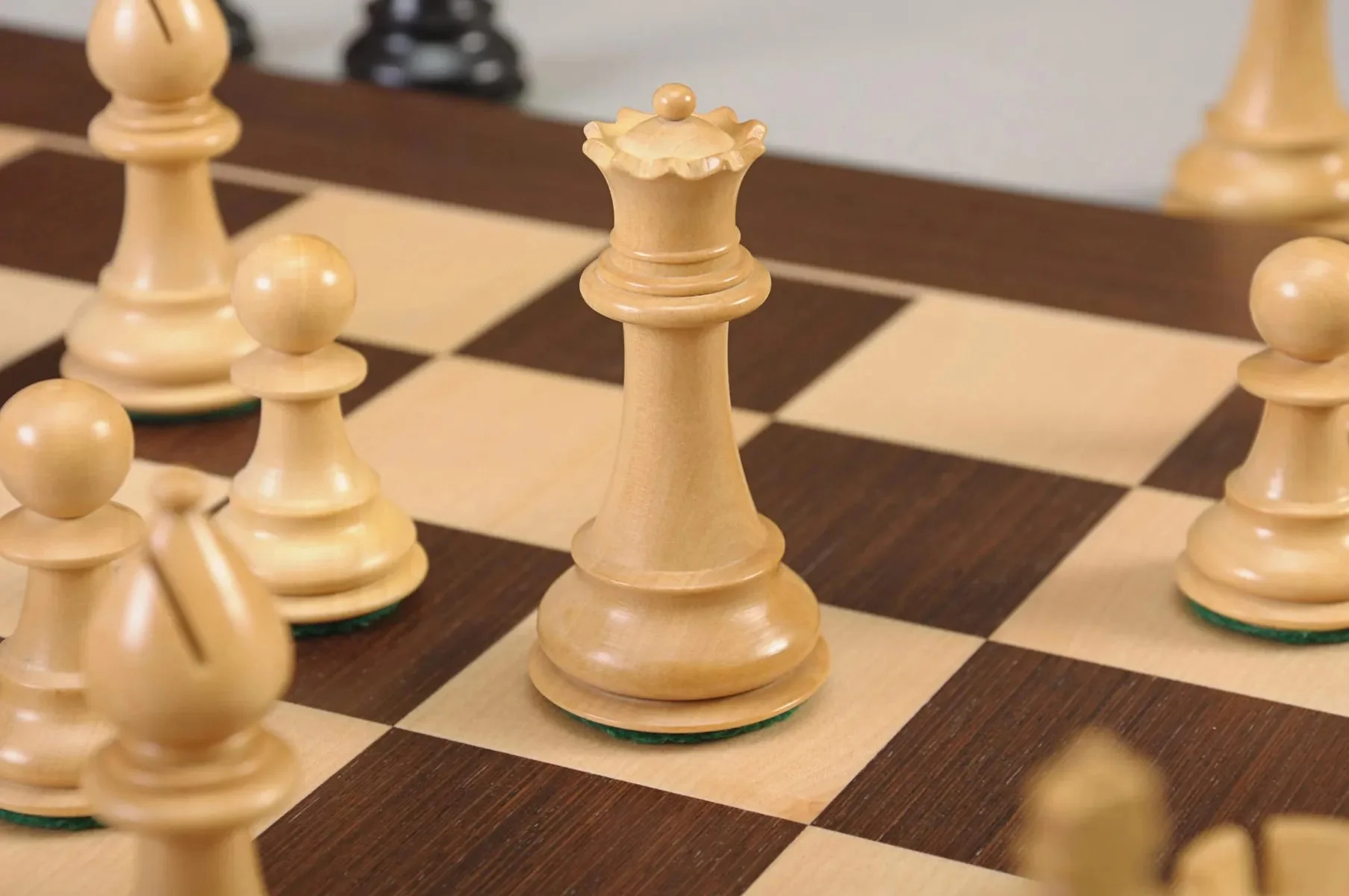 The Classic Series Chess Pieces - 3.75" King - Image 4