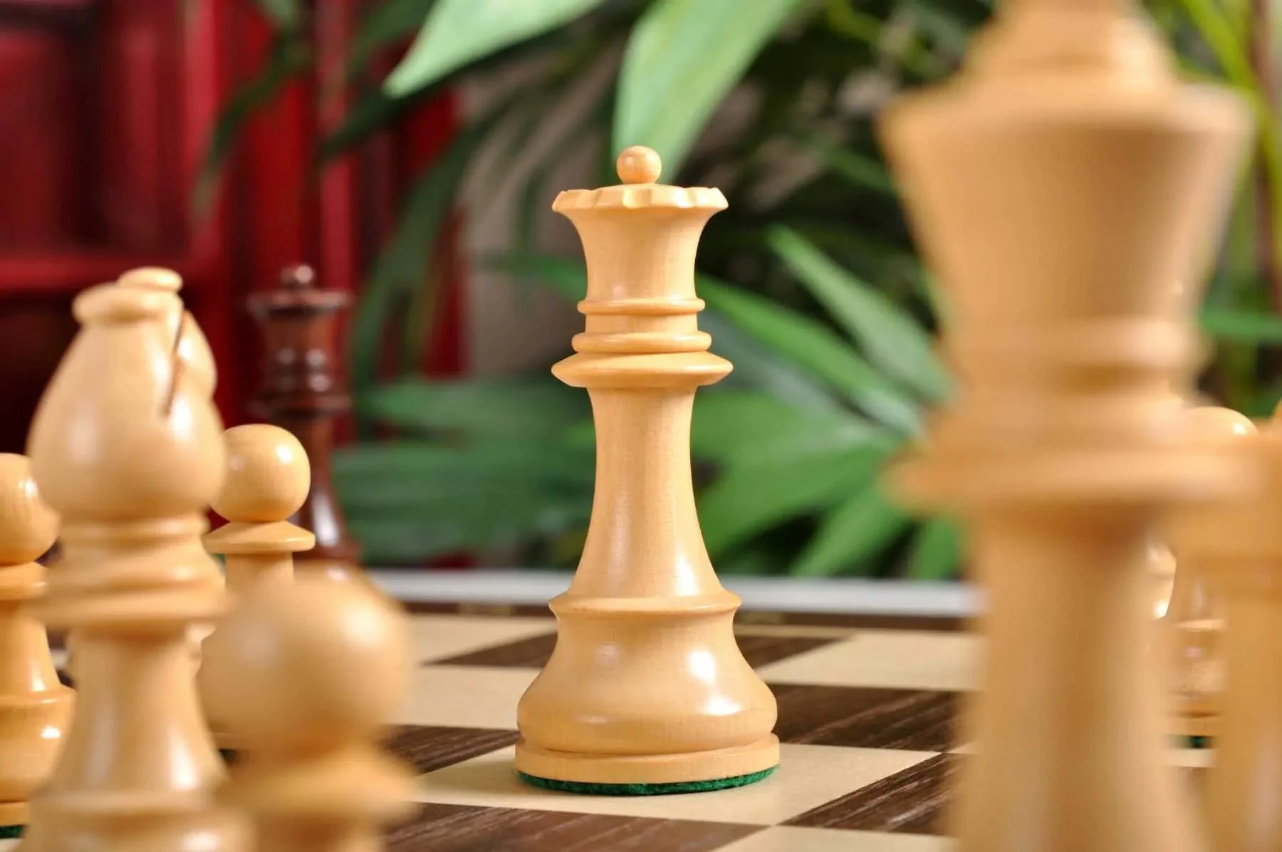 The Club Series Chess Pieces - 3.75" King - Image 13