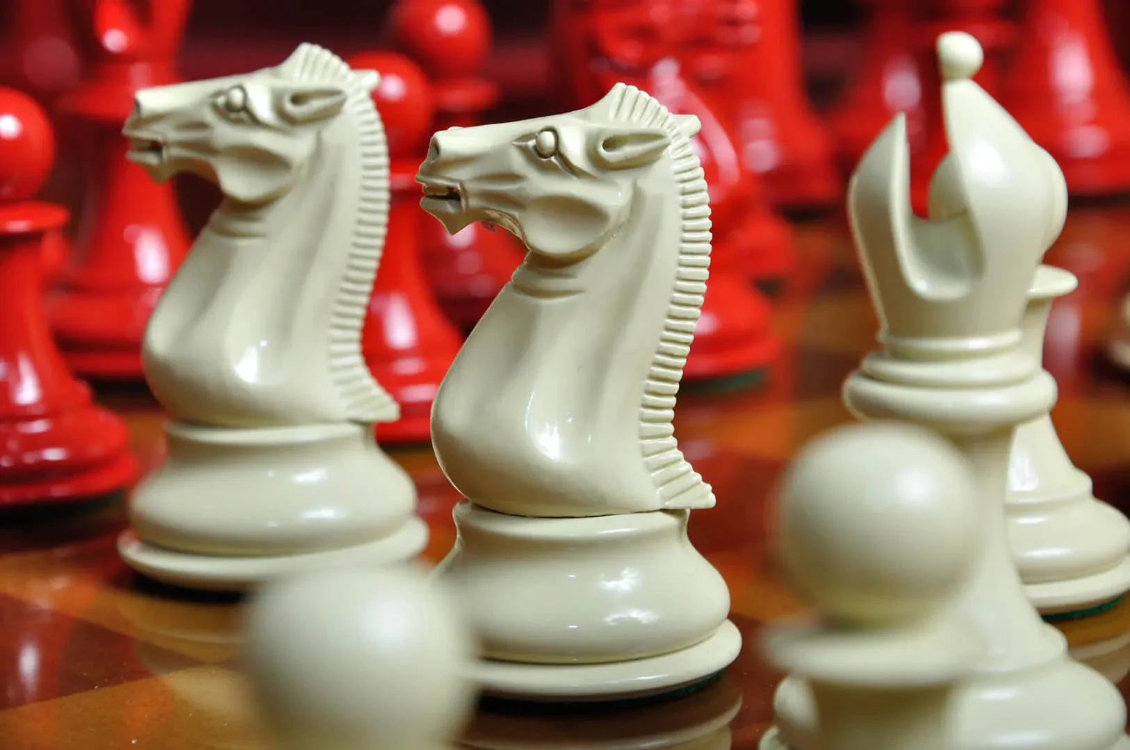 Red and White Lacquered - Image 14
