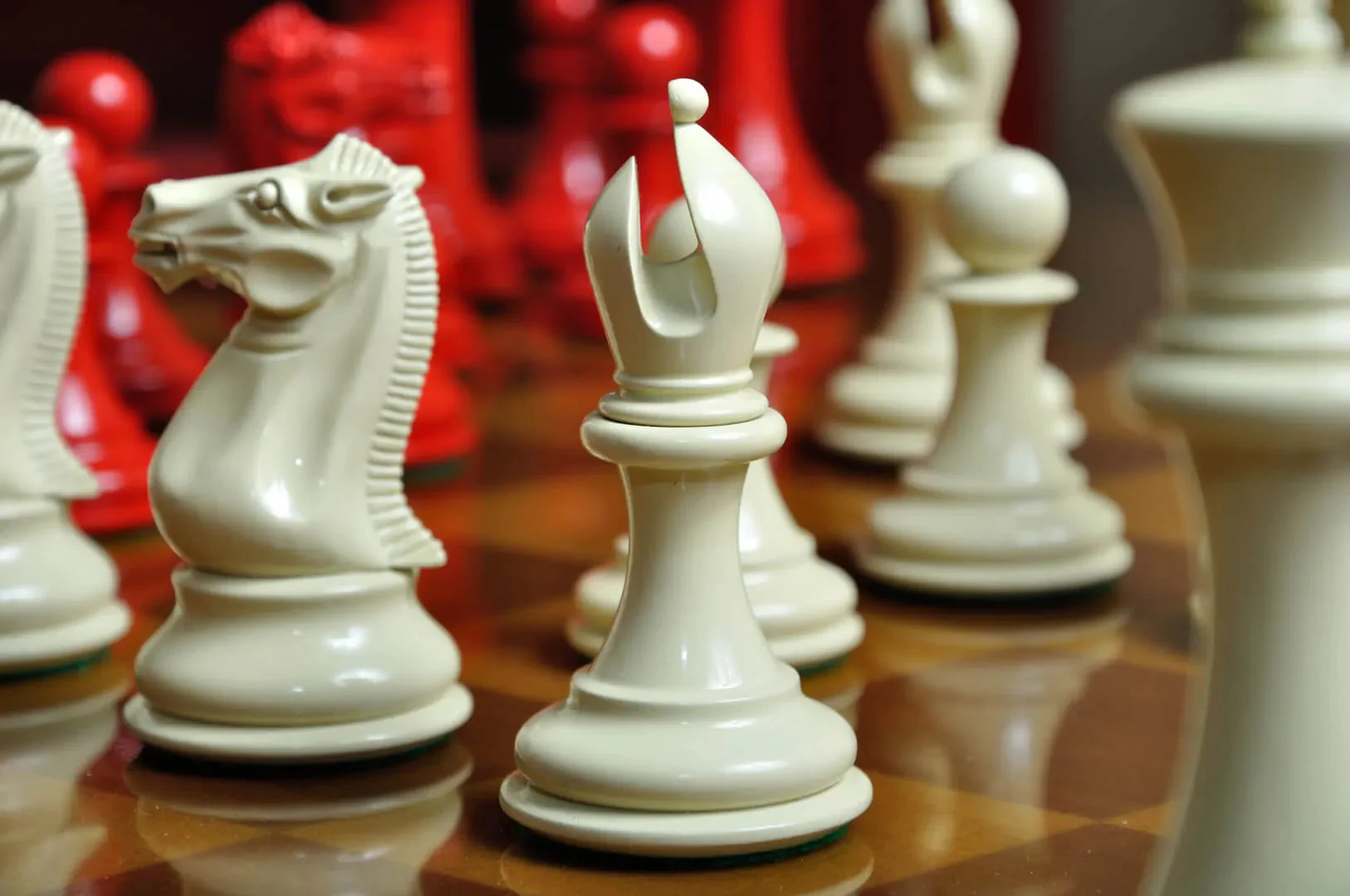 Red and White Lacquered - Image 7